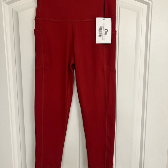 NWT Zyia Active Red Pocket Brilliant High Rise Capri 20” Leggings Size 6-8 - Picture 5 of 5